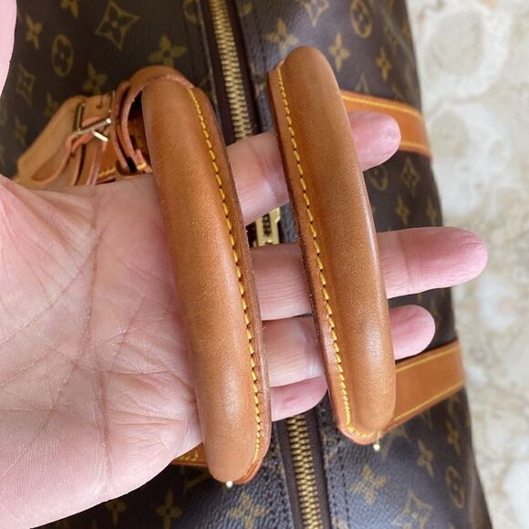 Louis Vuitton Keepall 55 Monogram w/ Name Tag, Poignet & Padlock - Picture 11 of 17